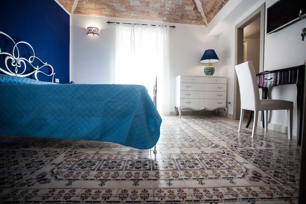 Palazzo Pagliaro 호텔 산토스테파노디카마스트라 외부 사진