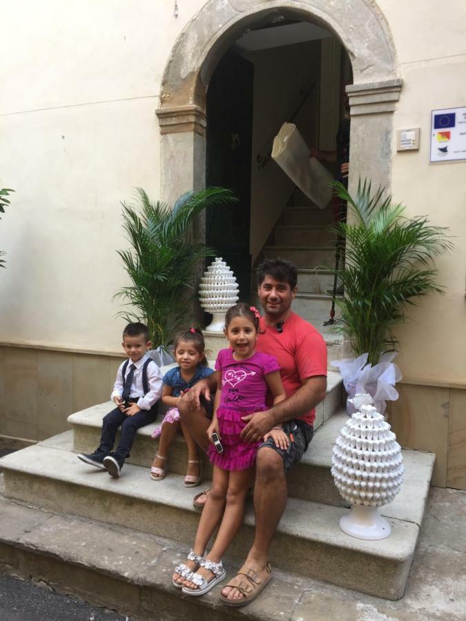 Palazzo Pagliaro 호텔 산토스테파노디카마스트라 외부 사진
